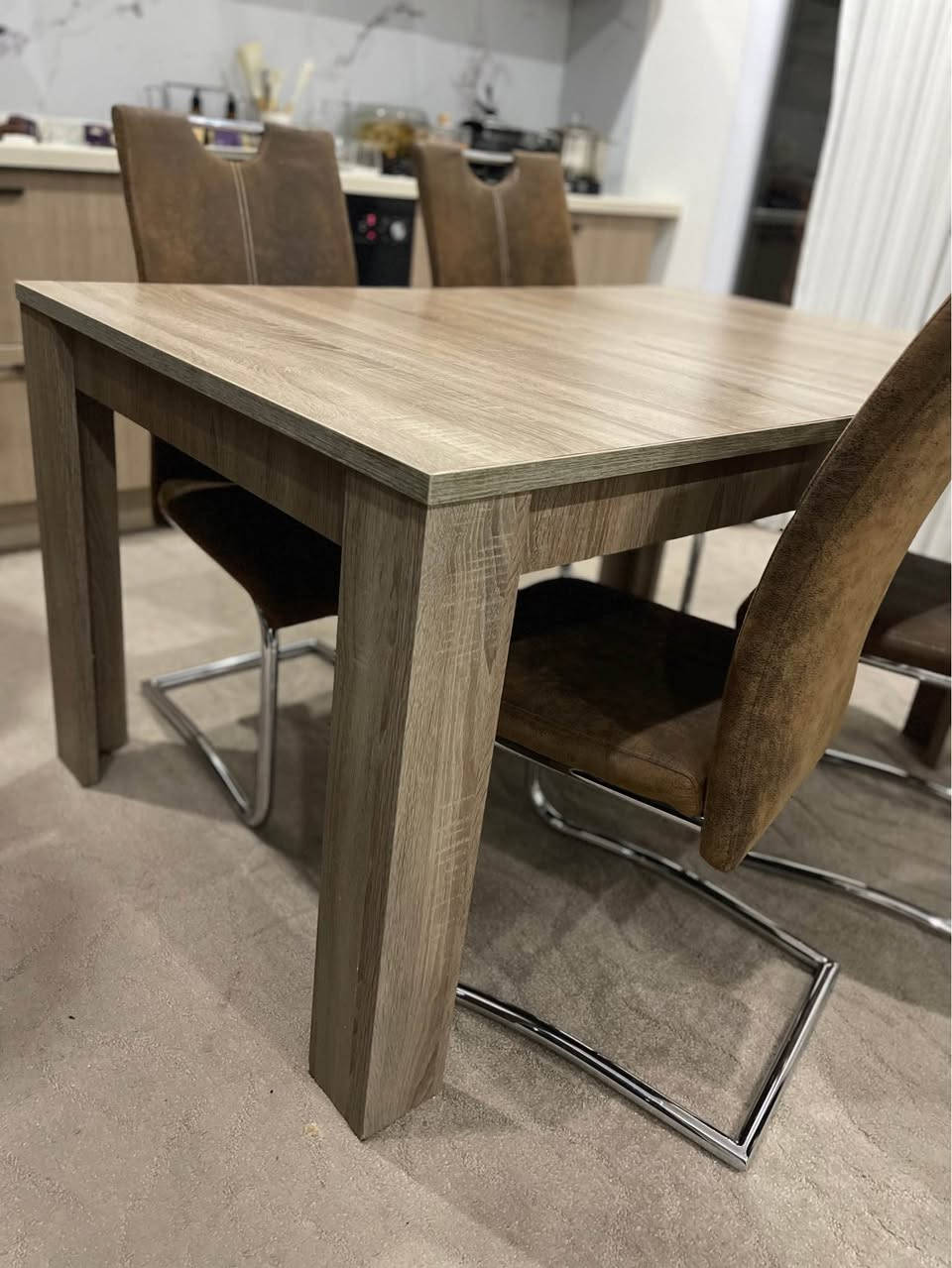 تاقمي نانخواردن زۆر ئەسڵ جوانە مێزەکە گەورەو بچوک ئەکرێت لەسلیمانیم ***********
نرخی ١٥٠ دۆلارە السليمانية, العراق
