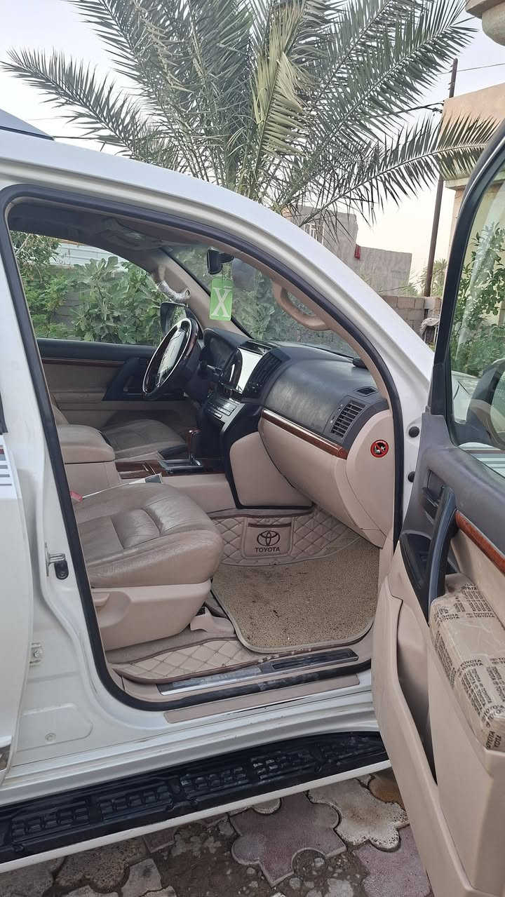 سلام عليكم لاندكروز للبيع موديل ٢٠١٢ ابريم فول مواصفات كفاله عامه عدا البنيد فتح فقط والباقي كفاله معروفه المواصفات استفسار  اتصال على هذا الرقم ***********
