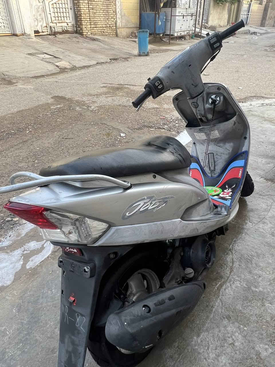 سلام عليكم دراجه ماكس منغولي من بغداد معدل وشلعه وختم واحد ويه المكينه إذا المكينه مفتوحه ترجعها عليه  قفلها 775 مكاني عماره هذا رقمي ***********
