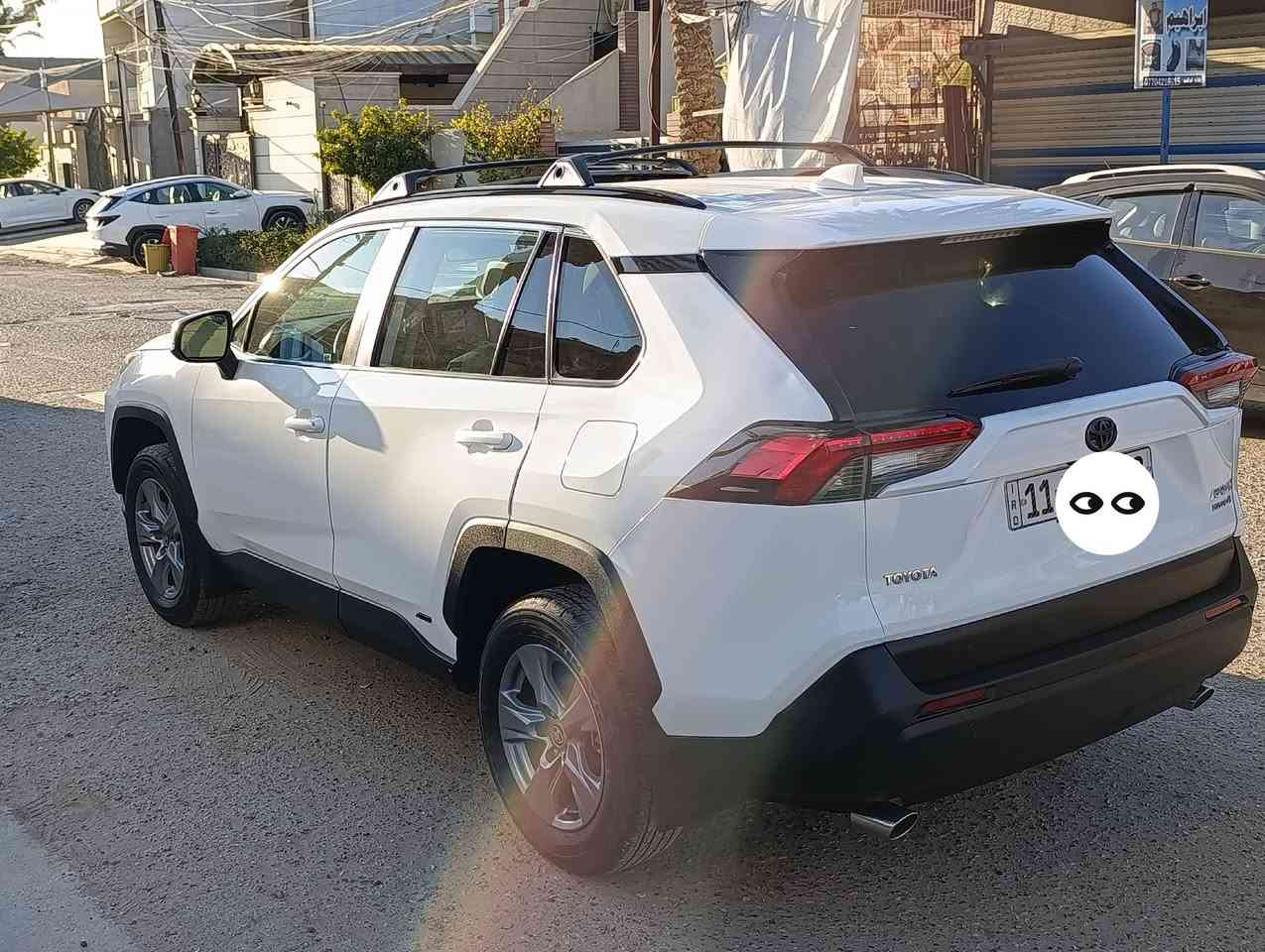 للبيع 
رافور 
موديل 24 
رقم بغداد 
بدون ايرباك 
xle
قتحه
بصمه 
رادار امامي وجانبي 
كشنات تدفه
ماشيه ٢٢
وبعد بيه مواصفات 
السياره جديده بمعني الكلمة 
تجي وتشوفه بعينك 
حادثه 
باب صندوك وجاملغ خلفي 
موضحه بال صور الحادث
مكاني بغداد العامريه 
السعر.   238
مكاني بغداد العامريه 
للاتصال
***********
