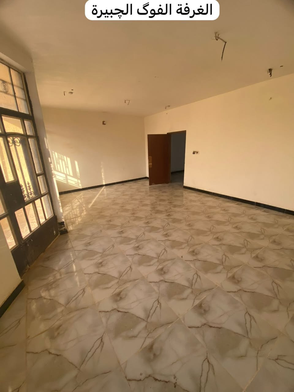 ‏بيت إيجار مساحة 100 متر طابقين يحتوي على ثلاث غرف نوم وصالة مطبخ خدمات بناء حديث مكان شارع النسائم قرب أسواق لبنان سعر 600 وفي مجال بسيط ￼ *********** اتصال رقم المكتب
