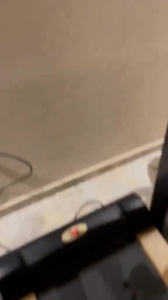 للبيع بسعر ممتاز 🤎🤎
ترايدميل بحاله كجديد 
المطلوب 5500
المعادى


**إذا كنت صاحب هذا الإعلان وتريد حذفه لأي سبب، رجاءا أرسل رسالة إلى الدعم الفني**