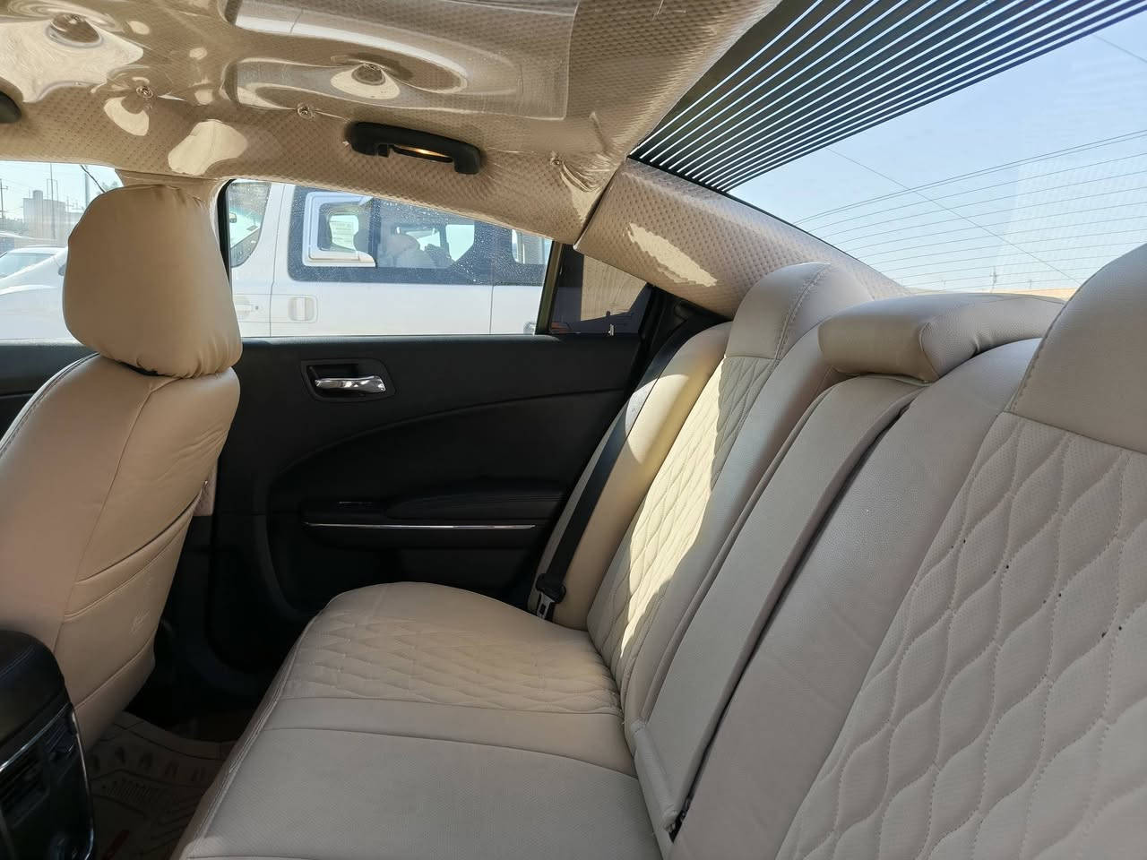 السلام عليكم  جارجر 2011 ضربتها جاملغ اليمن الكدام وماعابر لا معجون ولا ضربه قويه ولا خياس السياره خط جديد مصفره غرفه جديده بطاين جديده السياره جاهزه من كلشي السياره بل رفاعي وابو السنويه يمي مشروع وطني السياره السعر 130 واني خادم ‏‪***********‬‏
