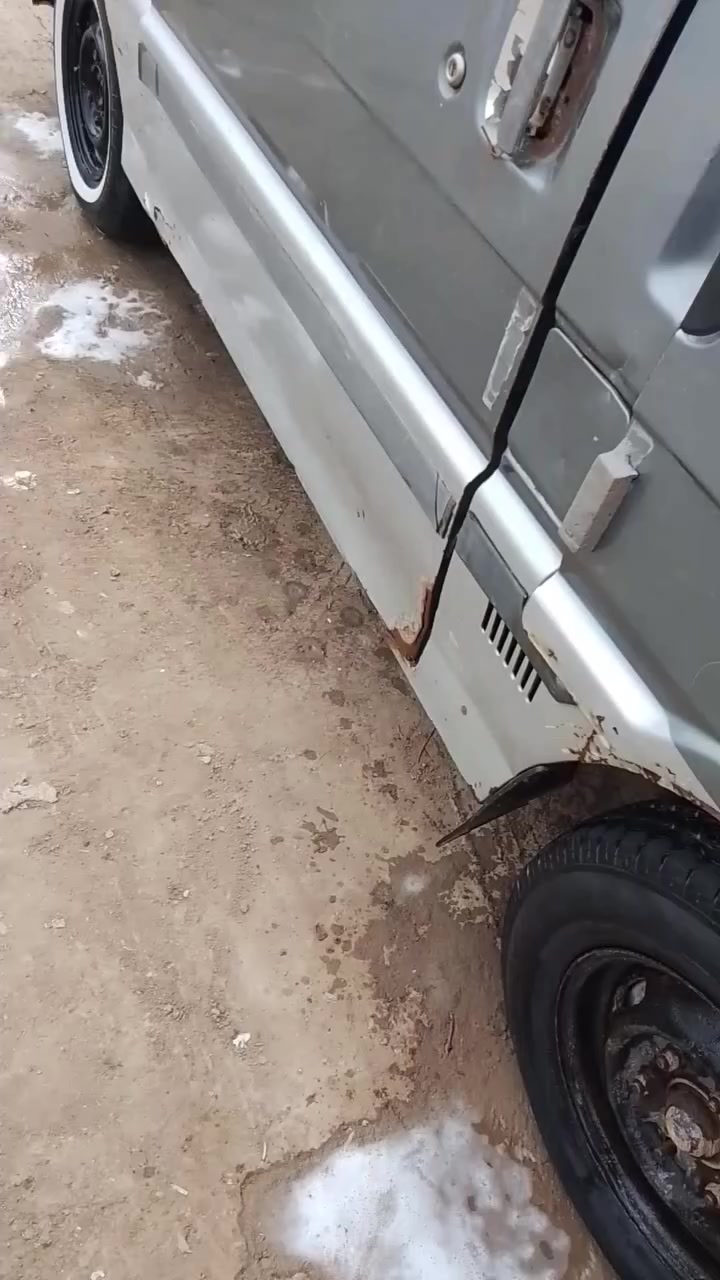 سيارة كية بستةموديل ٩٣بدون راعي ابيع كوم حديد ***********بس واتساب السعر 20وبيهة مجال سنوية لل 27
