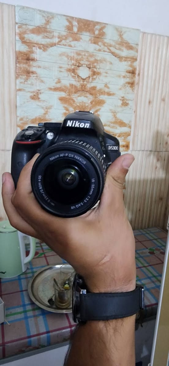 سلام عليكم
Nikon Camera 5300
شتر مالته ١٣ الف 
نظافة ٩٠ %  
وعدسه 18 : 55 
رايده ٣٧٥ 
وبيه مجاب بسيط اخواته ب٤٠٠ ويه هيج نضافه وشتر .  (مستعجل على بيع)
استعمال شخصي 
وياه شاحنته وبطاريه 
التواصل 
*********** وات ساب
