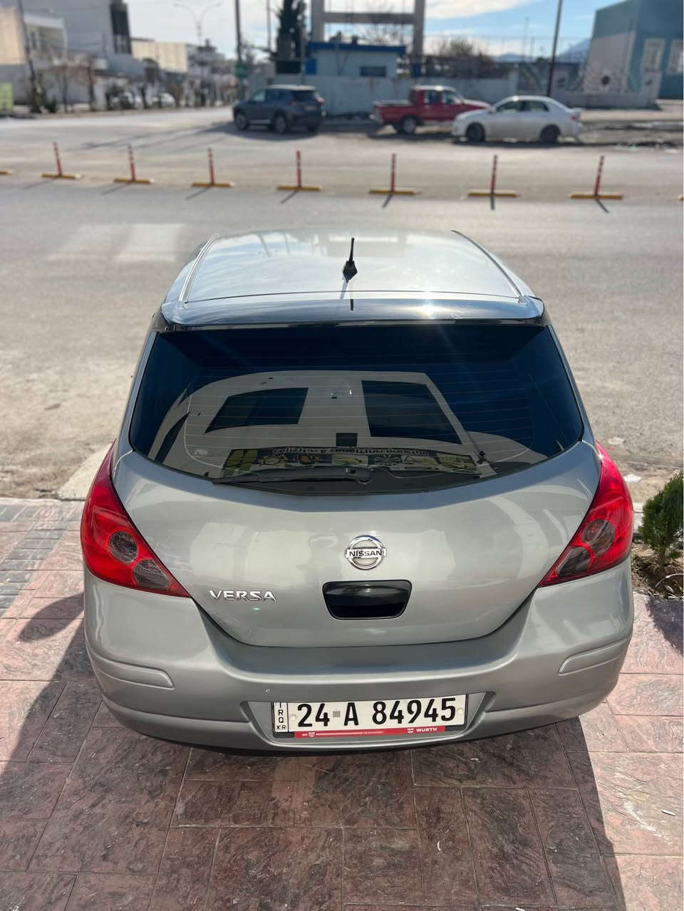 نیسان ڤێرسا 2011
سەیارەکە گێڕ تۆماتیک مەکینە 20 مەرغوب لەسەر دەقی شەریکە ماوەتەوە دیناری مەسرەف نییە
کامل جوانکاری بۆ کراوە
دوو پارچەی بۆیاغ بێ ناو گرتن
-ڕەقەم و سەنەوی تازە تا 2031 بە ناوی خۆمە
-قوفڵ مەرکەزی 
-جام کارەبای 
-تەعدیل سوڕعە 
-شاشە ئایپاد و کامێرا
-ئاوێنە کارەبایی
-چوار تایەی لۆک پاتری تازە
0750 148 14 61 
0770 958 2288 رانية, السليمانية
