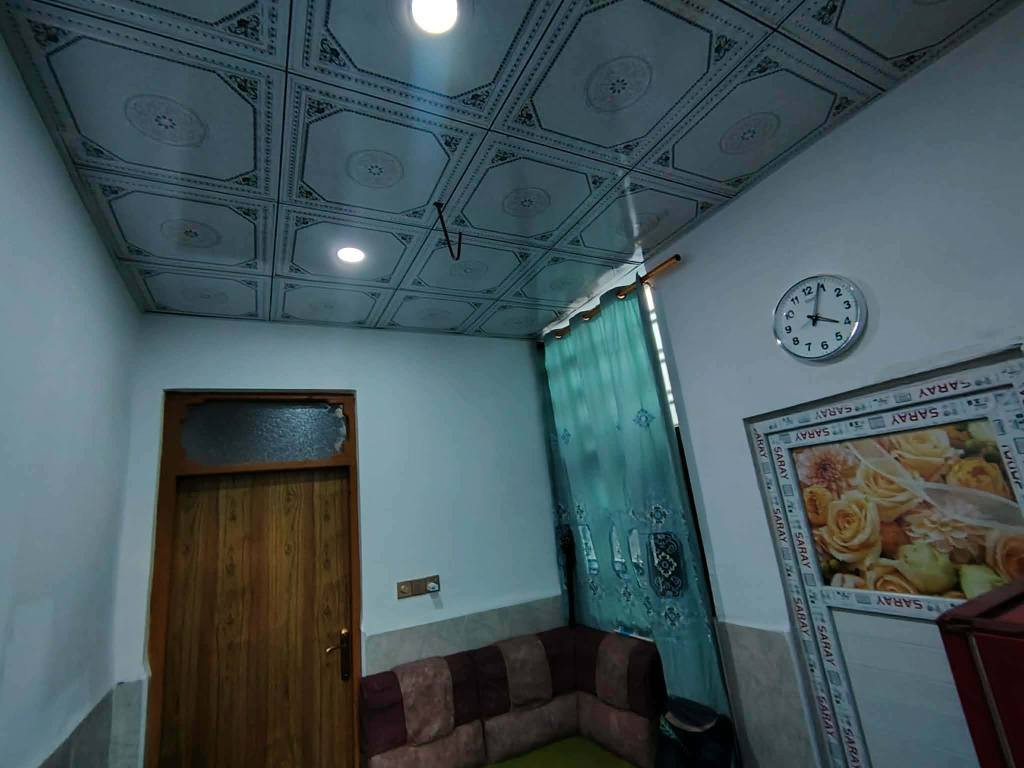 🏡دار للبيع🏡المساحة: 50 متر 
✅ #طابو_زراعي_سند_25_أقرار_محكمه
السعر: 19مليون فقط 
الموقع: النجف شارع الصب مقابل ملحق قريه الغدير عمود 318

مواصفات البناء:
غرفه نوم وصاله ومطبخ صحيات ومنور
بناء مرتب (أساس + سقف كونكريت + طابوك)
أرضية بورسلين أبو الـ 60

الخدمات:#بعد_عن_السوك 100متر 
ماء كهرباء مدارس سوق تبليط مولد

للاستفسار والاتصال:
*********** النجف, العراق
