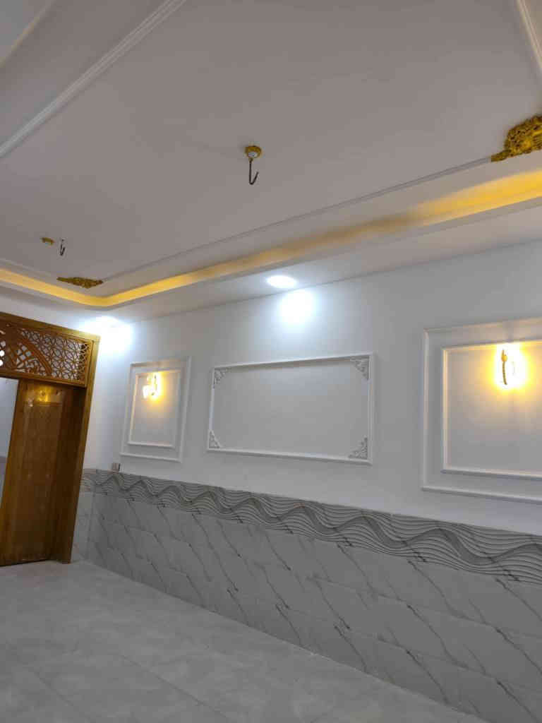 مساحه 150 متر #طابو_زراعي  سند ٢٥
🤑 سعر والوحده لبيت 56🤑و
(مكتب  الفهد عمود 270
تفاصيل لبيت (( موجود🎥📷 فيديو كامل للبيت
غرفه نو2// مطبخ// صاله// استقبال// صحيات خارج وداخل 

عنوان البيت  نجف مقابل ملحق قرية لغدير 

بناء ممتاز// اساس وسقف صب 
طابوق 🧱 جمهوري

كل البيت #سقوف_ثانويه

كل الخدمات موجوده 
مدارس 🏫 سوق #تبليط 

مقابل  قرية الغدير  ***********واتساب النجف, العراق
