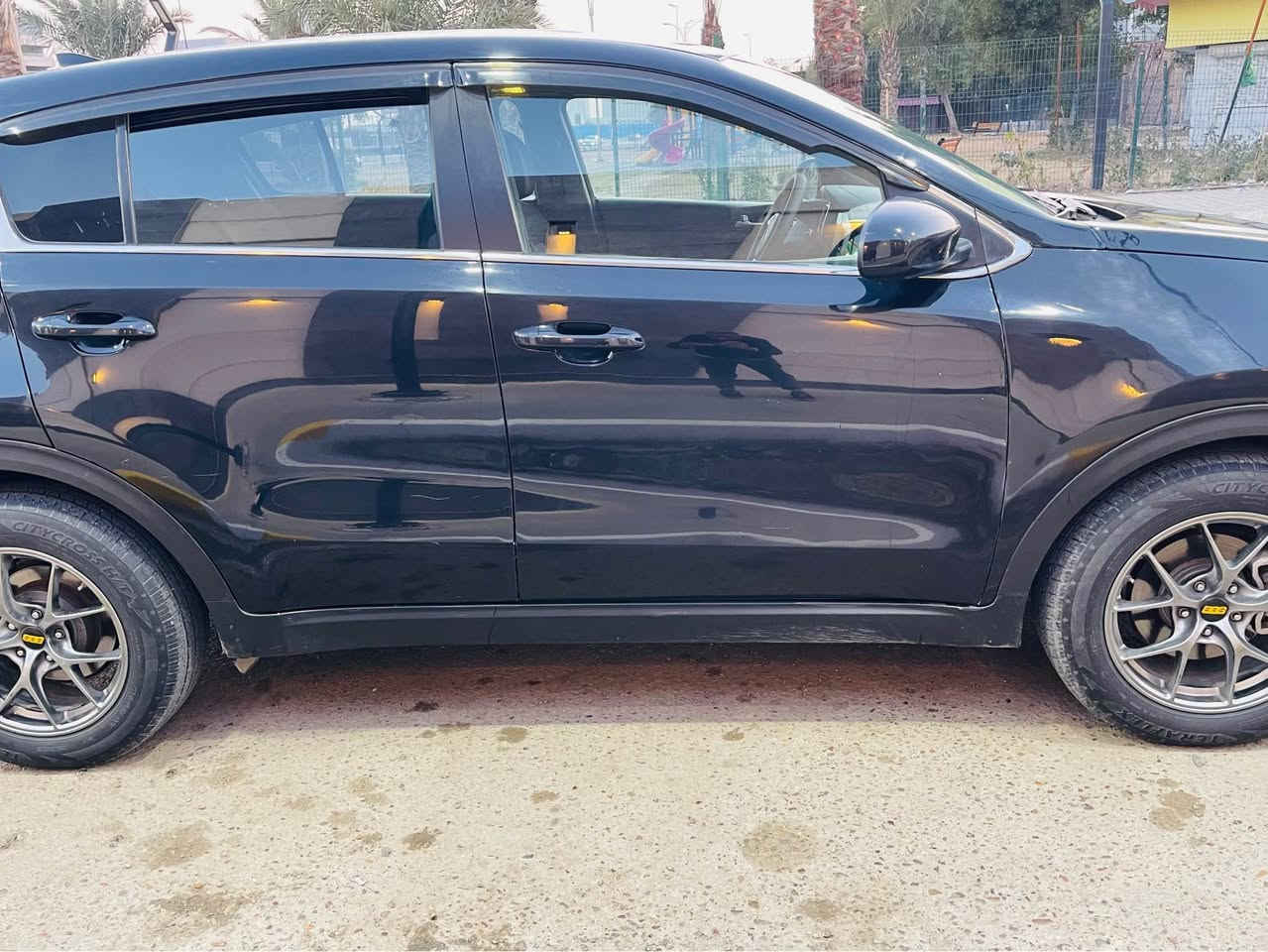 سلام عليكم للبيع كيا سبورتج يالله 
موديل 2020 لوون اسود 
ضرر جاملغ وحافه البنيد 
رقم اربيل باسمي نص فول 
شاشه 
حساس 
فور ويل 
مود  درايف 
تحكم جهتين 
كير محرك مكفول 
العنوان بغداد البلديات 
السعر( 148) وبي مجال ‭*********** Colombo, Sri Lanka
