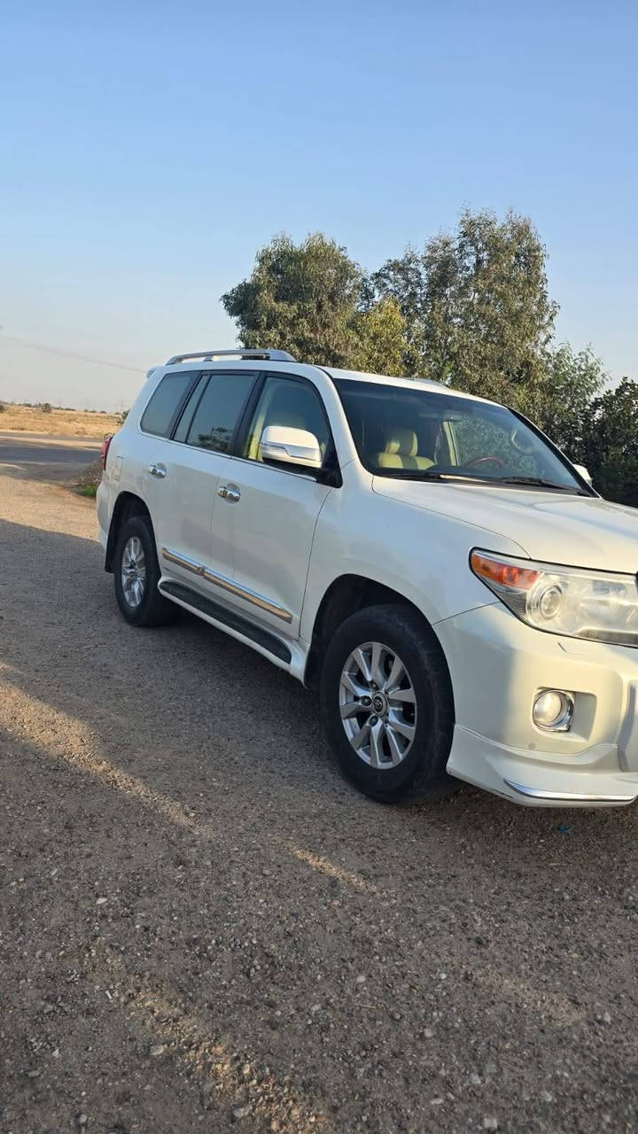 بيع مستعجل
السلام عليكم للبيع لاندكروز2012 بريم اصلي  وعالفحص السيارة كفالة عامه من كلشي وكلش جديدة ونضيفة على ايدنا السياره رقم بصره مكينه 6#السعر ٣شدات و40 وبيهه مجال
مكان السياره البصره قضاء القرنه
***********
