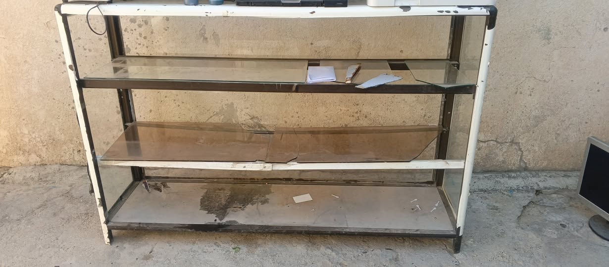 ميز جام خانه عدد 2
واخد 150 يطلع
والخ مترين
مثل ماموضح بالصور

مكاني ايمن الموصل
سعرهم ثنينهم 100الف


**إذا كنت صاحب هذا الإعلان وتريد حذفه لأي سبب، رجاءا أرسل رسالة إلى الدعم الفني**