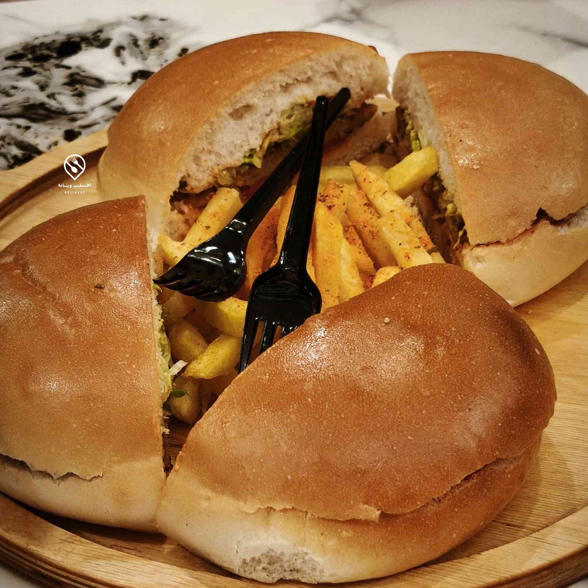 لتحجيلي عن بركر وأنتَ ممجرب #عدي بركر 🍔

📍 للحجز مــراسله الصفحه
📍 اتصال : ***********

اطيب وألذ بركر بـدجاجهه الذبح ولحمـهه العراقي 🇮🇶
اطلبو هسه شنو منتضـرين !!!
