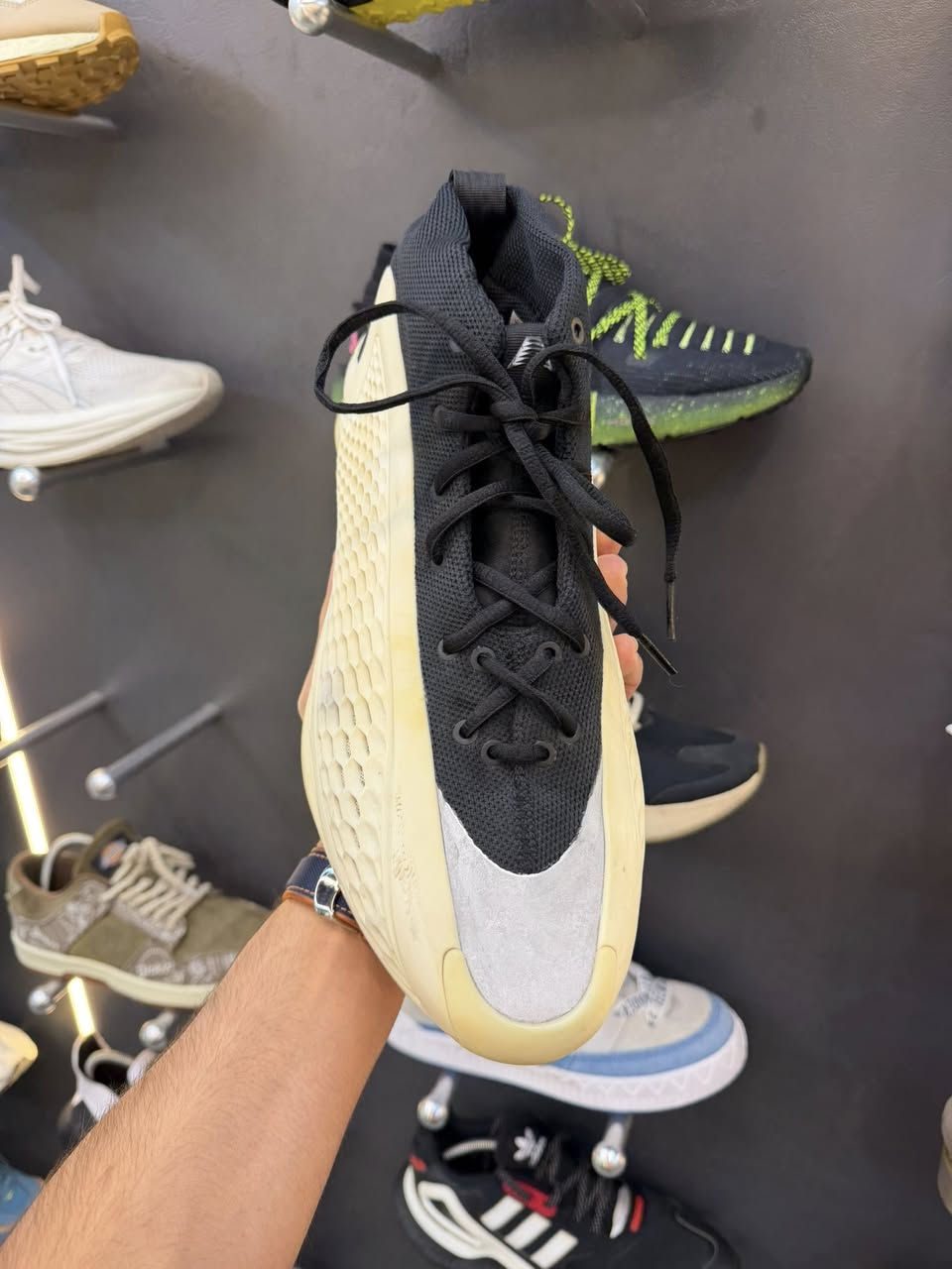 النوع/اديداس مال صالات وبادل🏓
القياس/46
السعر/50
للحجز والاستفسار***********
