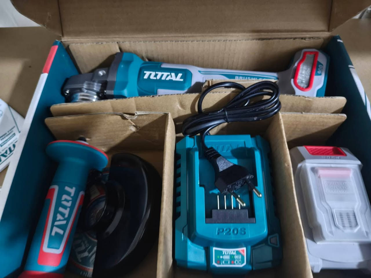 كوسره شحن 20 فولت 115 ملم برشلس معه بطاريه 4 امبير وشاحن سريع 45 واط وسيت حجر قطع 5 قطع وملحقاتها من ماركه توتل فقط ملاحظة البطارية عليهه شخوط فقط شخوط من جوه الكوسره جديده اي خلل مابيهه سعر 60 الف 
متوفر توصيل الجميع المحافظات
العنوان بغداد حي اور


**إذا كنت صاحب هذا الإعلان وتريد حذفه لأي سبب، رجاءا أرسل رسالة إلى الدعم الفني**