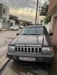 سلام علیکم  جیب شیروکی مودیل 95 سەنەوی جدید لحد2029 07738432778 Singap...