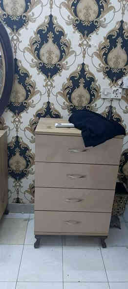 غرفة نوم تركي  مستعمله قليل نظافة احلى من الصور 
9قطع 
السعر 800
العنوان الشعله 
***********
