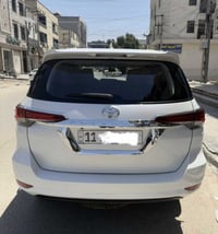فورجنر 2023 ابيض للبيع  رقم بغداد 4 سلندر 2700 ماشية 37 الف وقابل للزي...