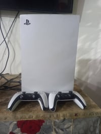 بلي فايف ويها يتين او كارتونه ماته موجوده كامل للبيع سعره ٦٥٠ بي مجال ...