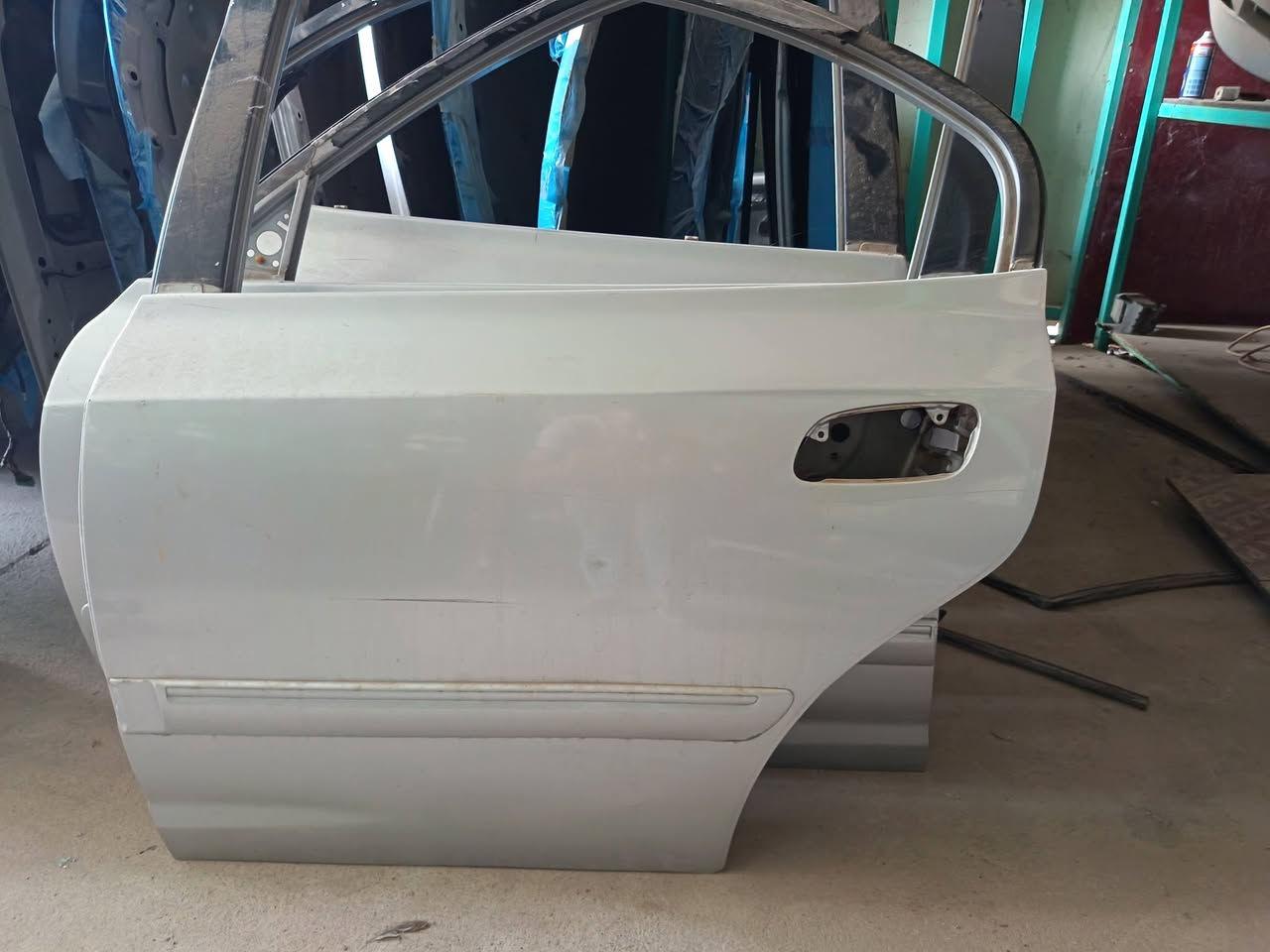 سلام عليكم ورحمة الله وبركاته ابواب النترا2006 xdللبيع سعرهن220.000 الف دينار بيع مستعجل للعلم مثل ماوضح بالصور ومصبوغات بالعراق هم ***********
