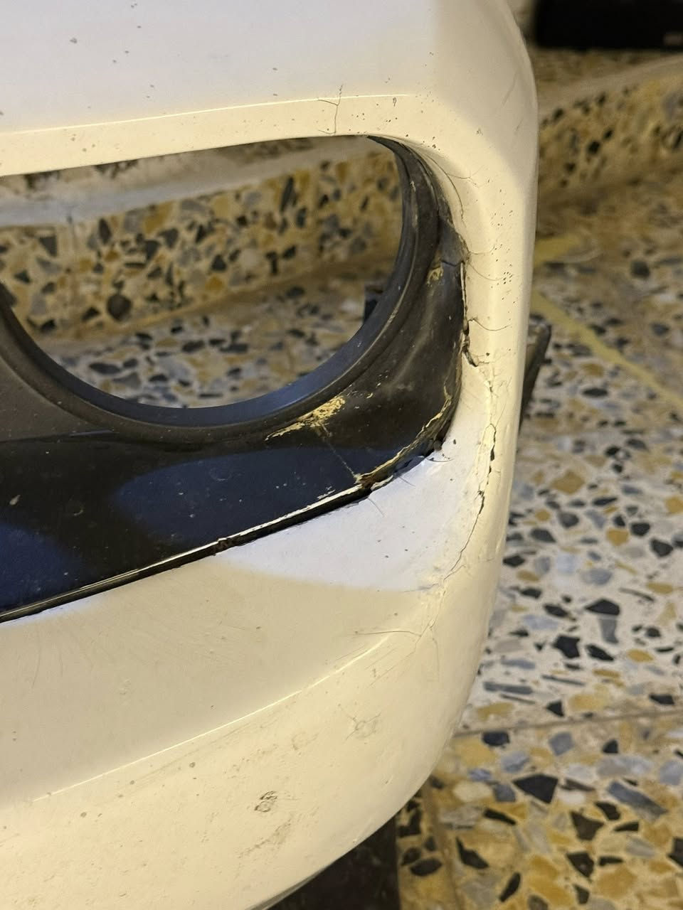 سلام عليكم دعاميه sxt اصليه هي والبراكيت مالتها وماسكات 4 قطع كبار وصغار والسفيفه وبيها لحية GT عريضه
بيهه تصليح وضرر بسيط بالفريم مبين بالصور
150 الف


**إذا كنت صاحب هذا الإعلان وتريد حذفه لأي سبب، رجاءا أرسل رسالة إلى الدعم الفني**