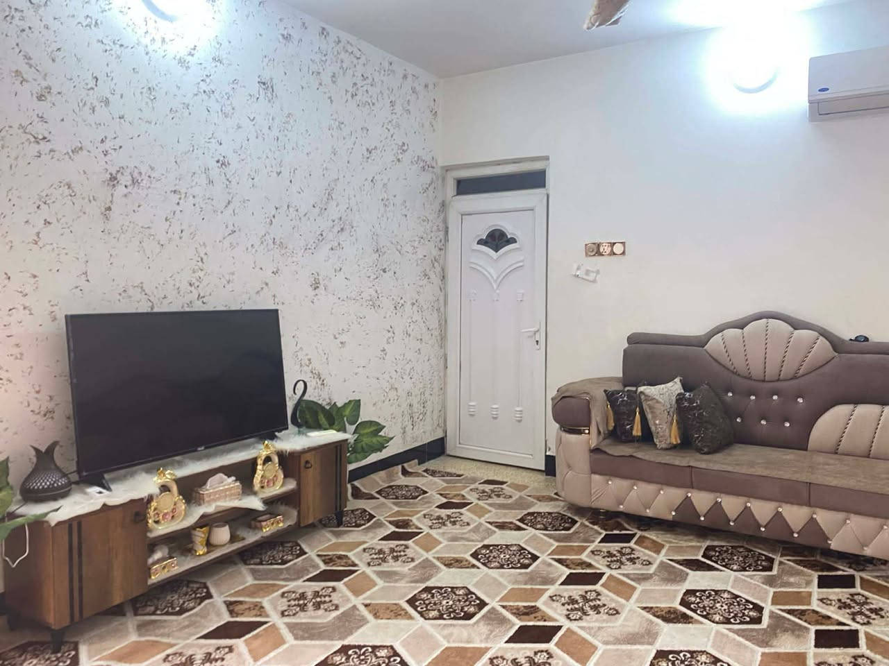 دار للبيع حي السماح قرب مدرسة صناع الحياة 
مساحة 200 متر ملك صرف طابو  من شرعي مباشر 
كاشي وسيراميك 
طابق واحد 
ط1_٣ غرف نوم وهول وستقبال ومطبخ وصحيات و بيتونه

السعر 125 مليون


**إذا كنت صاحب هذا الإعلان وتريد حذفه لأي سبب، رجاءا أرسل رسالة إلى الدعم الفني**