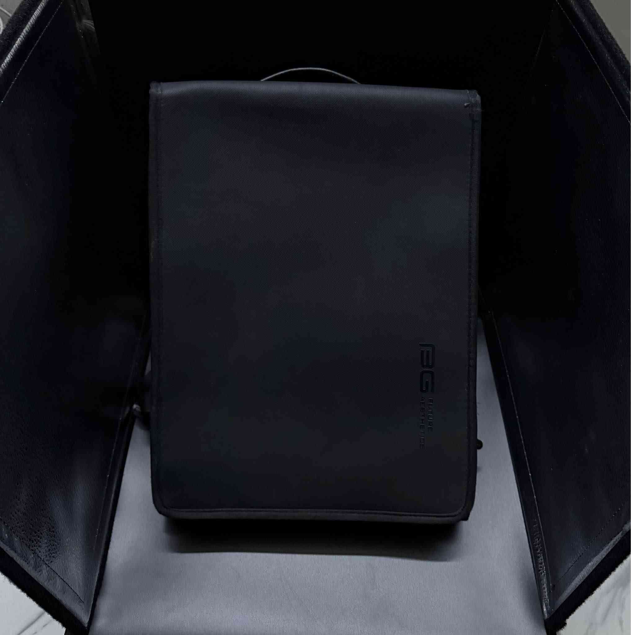 MacBook Pro 16 i9 2019 
ماك بوك برو ١٦ بوصة ٢٠١٩
المواصفات:-
-حجم الشاشة: 16 بوصة 
-المعالج: Intel Core i9
CPU: Intel Core i9‑9 8‑core -
GPU: AMD Radeon Pro 4GB- 
-الذاكرة العشوائية:16GB RAM
-معالج الرسومات : 4GB
-سعة التخزين:1TB SSD
-عدد دورات البطارية: 415 دورة 
-الحالة: ممتاز كالجديد 
-هديه حقيبه كبيره جلد اسود 
-مع هدية حافظه غلاف شفاف بلون اسود للماك مع حمايه لوحة المفاتيح 
-هدية USB-C ادبتر 4K 

السعر: 1,045,000 د.ع

التوصيل: مجاني إلى جميع المحافظات، مع إمكانية فحص الجهاز عند الاستلام قبل الدفع.

للطلب أو الاستفسار:-
إرسال رسالة أو الاتصال على :
‎              0770 5266 000 / واتساب 

للمزيد تابعونا على إنستغرام: 
amwaj.macstore بغداد, العراق
