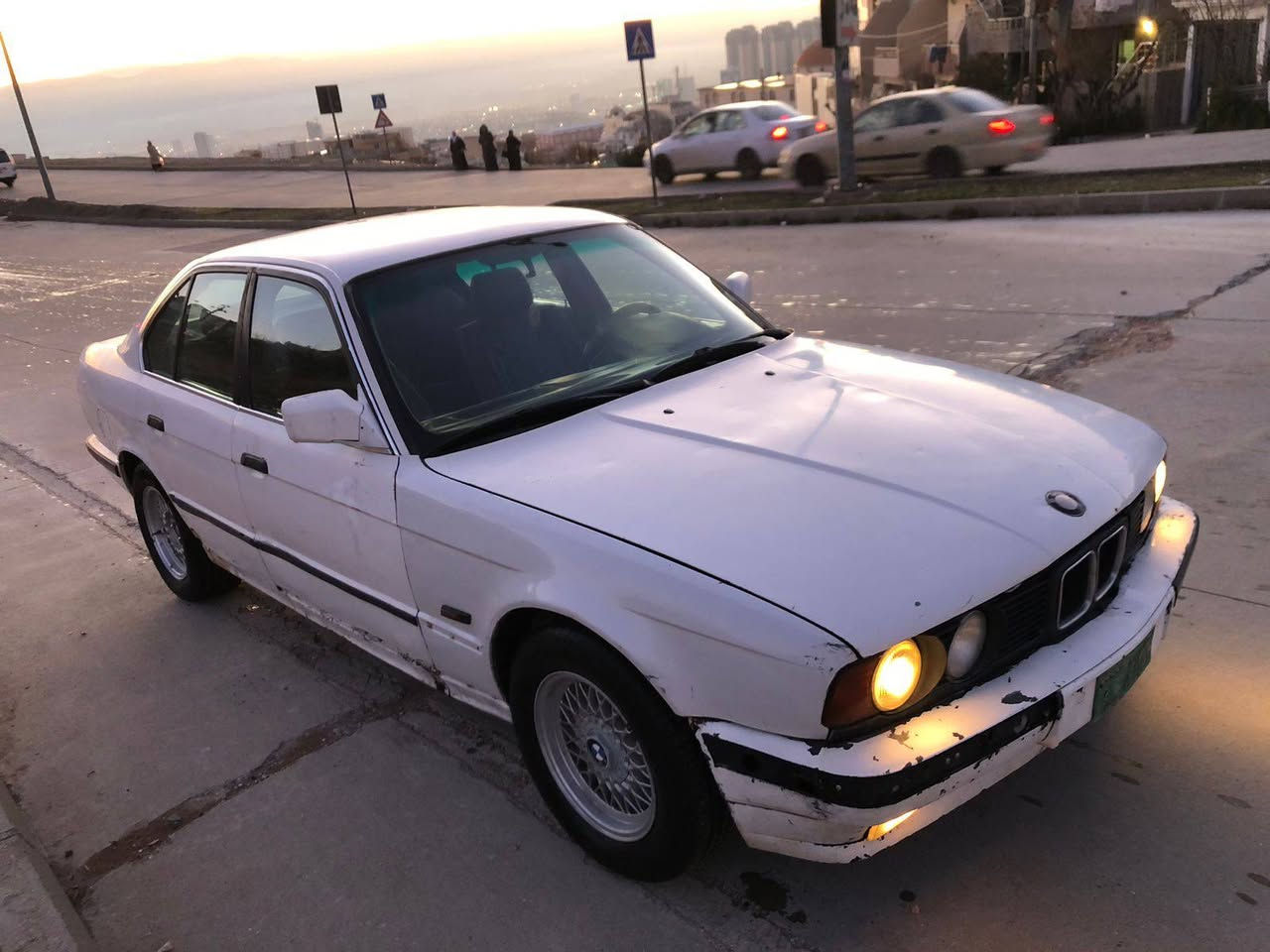 بی ئم دبلیو 1991 گیڕ ئۆتۆماتیک سپی
چوار جام کارەبا 
تۆماتیک 
٦ بستۆن مەکینە و گێڕ ئەڕنەب 
گێڕ و مەکینە بەشەرت ـ
گەرمی مەزبوت  و ئەوەلیات و تەحویل بێ کێشە.
سەنەوی جنوبی لەگەڵە و ڕەقەم موسڵە تەحویل ئەکرێت و وەکالەتەکەی بەناو خۆمانەوەیە .
زاخۆ ھەتا بەسڕە پێی بچۆ بێ کێشە .

سعر لە کۆمێنت داوابکە ڕاستەخۆ بۆت دیت 📩 

پاتری و تایەی تازەیە سەیارەکە جایز و ڕێک و پێکە مەکینەکەی زۆر بێ عەتەڵە ڕۆن و بەنزین زیاتری ناوێت بەس گێڕ و مەکینەکەی ١٤ گەڵایە 

ژمارەی خاوەنی 
‎*********** 
واتساپ 
***********
