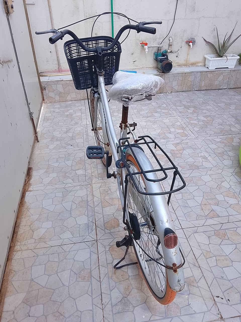سلام علیکم بایسکل یاباني للبیع کلشي شغال بشرط حجم 24 سعر 50وبي مجال مکاني کرکوك للستفسار واتساب ***********
