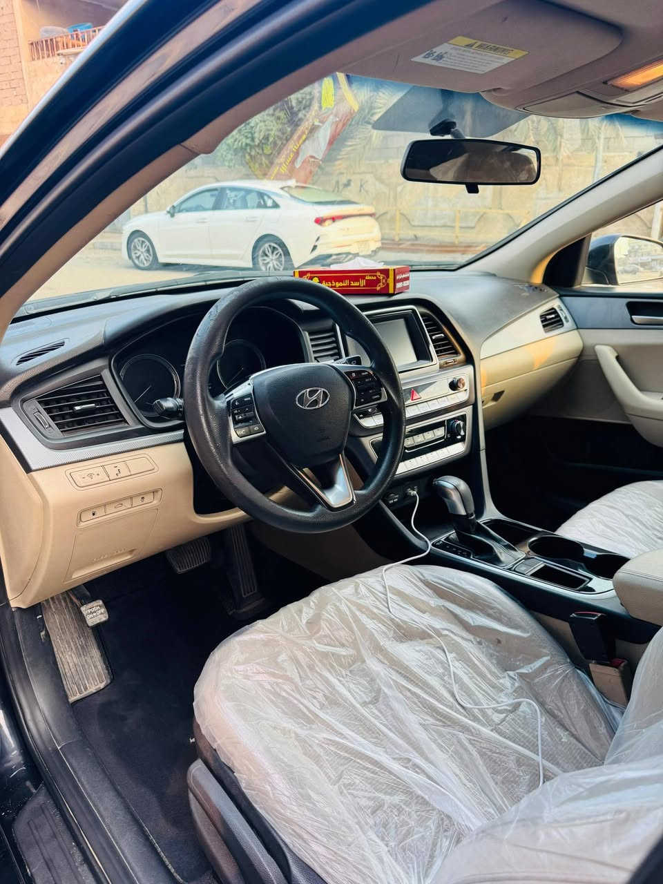 هيونداي سوناتا 2018 مواصفات نص 
فقط ربع بنيد صبغ وتكحيل صغير ولباقي ليبل واحد 
بدون تبديل بدون ايرباك بدون دواخل 
حادث بسيط وبيها سونار
رقم شمالي الدولي تحويل وكالة ب اسمك ثاني يوم
سيارة اسود ملكي داخل مخمل بيج 
ماشية89مايل محرك 2400ثلاث انضمة قيادة 
سبورت وايكو واعتيادي كير سبورت 
تحكم فول استيرن رادارات ونقطة عمياء 
تحذير اصطدام مري كهرباء سنترلوك 
لايت زينون منضومة كاملة باتري حدادة 
عبوة فيول بم كامل كله اصلي 

🛑 السعر سوي تعليق يصل مباشرة 🤖 

تحويل ثاني يوم 
موبز وكالة تخم تاير كله جديد شرط 100%
بدون اي نقص سيارة كارتو 
مكان بصرة 

رقم صاحب السيارة 
***********
