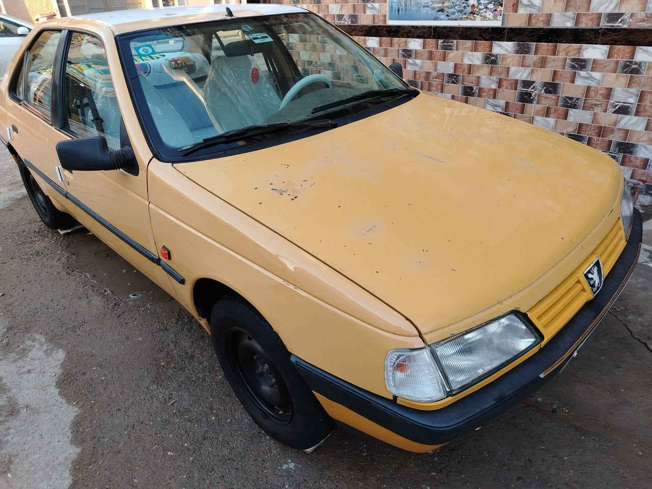 للبيع جي ال اكس ٢٠١٠ رقم انكليزي بغداد مصغرة بأسمي كير محرك صدر جديد تخم تاير جديد دواخلها حلوه بيها طخه بالبجم مبدل بنيد ودعاميه بدون دواخل سياره ناعمه وحلوه مامتعوبه سياره جاهزه مكان بغداد شرط التحويل السعر 28 وبيها مجال رقم ***********
