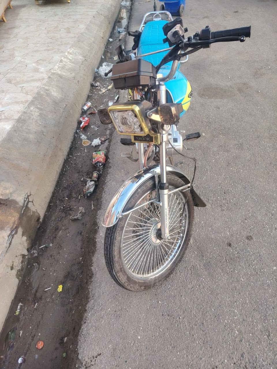 السلام عليكم ماطور ايراني للبيع 2025 شرط برغي ما مفتوح وايرمنيه كله شغال السعر 700 الوان حي البكريه جامعه البديع***********
