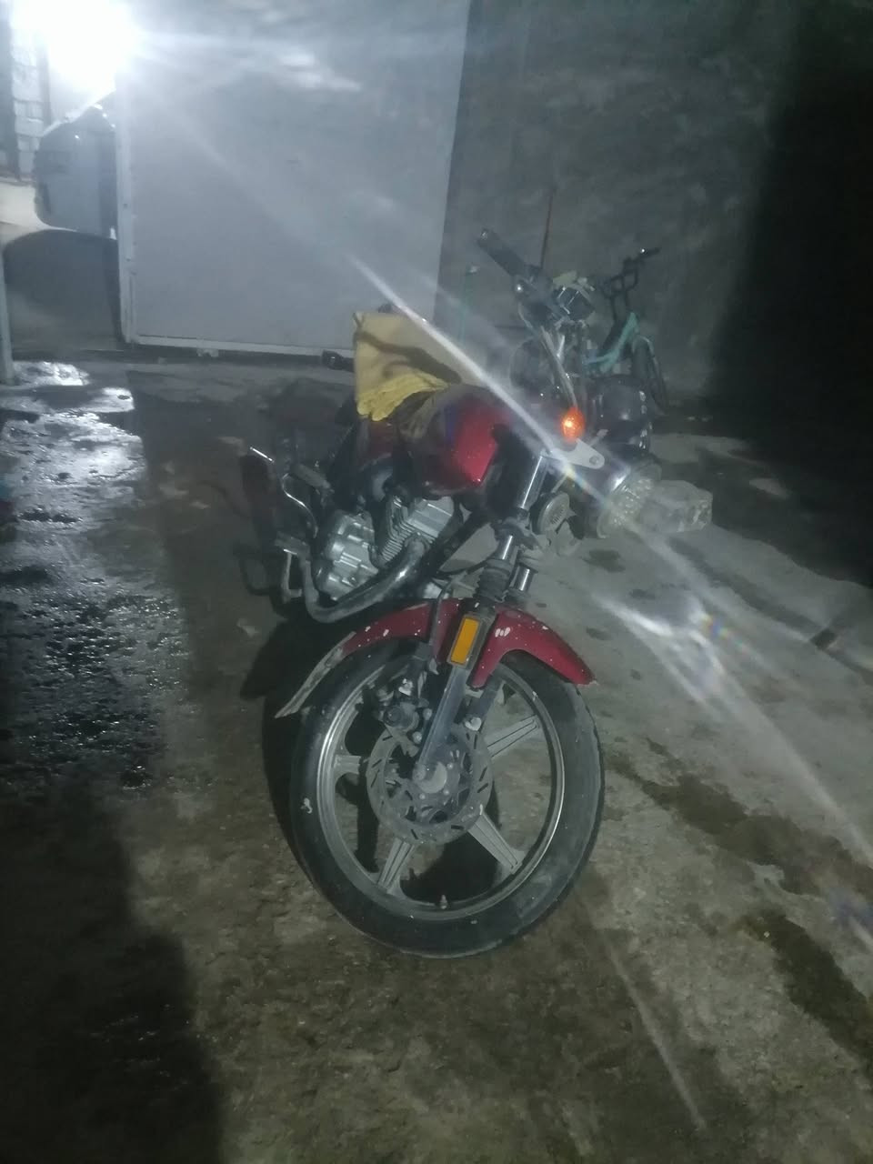 السلام عليكم ورحمة الله دراجة دايون عضم 2018 اوراق اصولي الدراجة خير من الله مكفولة من اي شي
و دراجة ماكس عدلة حربي و غراضهة كلهة موجودة
الدراجات اثنينهن امراوس ابستوتة اشعدك نزل مكاني كربلاء


**إذا كنت صاحب هذا الإعلان وتريد حذفه لأي سبب، رجاءا أرسل رسالة إلى الدعم الفني**