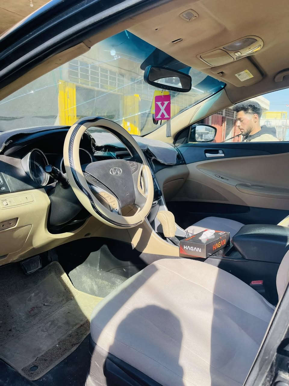 السلام عليكم للبيع سوناته مديل ١١ مضلع سياره جاهزه من كلشي محرك كير صدر تخم تاير كله جديد 
حدث من امريكه جاملغ وهنا بيهه طخه باب السايق مصبوغه الصفحه سياره حلوه ومال جناي 
رقم بغداد تحويل مباشر مكاني بغداد الجديده 
السعر ٨٥ 
تلفون ***********
