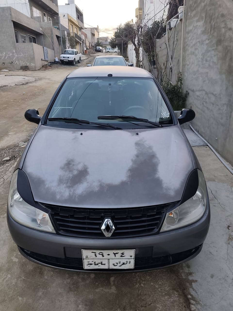 ﷽
بۆ فرۆشتن

ڕینۆ سیمبول 

مۆدێل ٢٠٠٩
سەنەوی لە ٢٠١٥ بەسەرچووە

چوار جام کارەبا 

چوار ویل و تایەی لۆکی لەژێرایە

کامل بانسی تازەیە

ناو بەرگە دەرگای تازە ماوەتەوە 

کارەبای و گەرمی مەزبوت 
دەعم و لێدراوی نیە
٣٧ معامەلە

لە سلێمانی 

ژ:م . ***********
