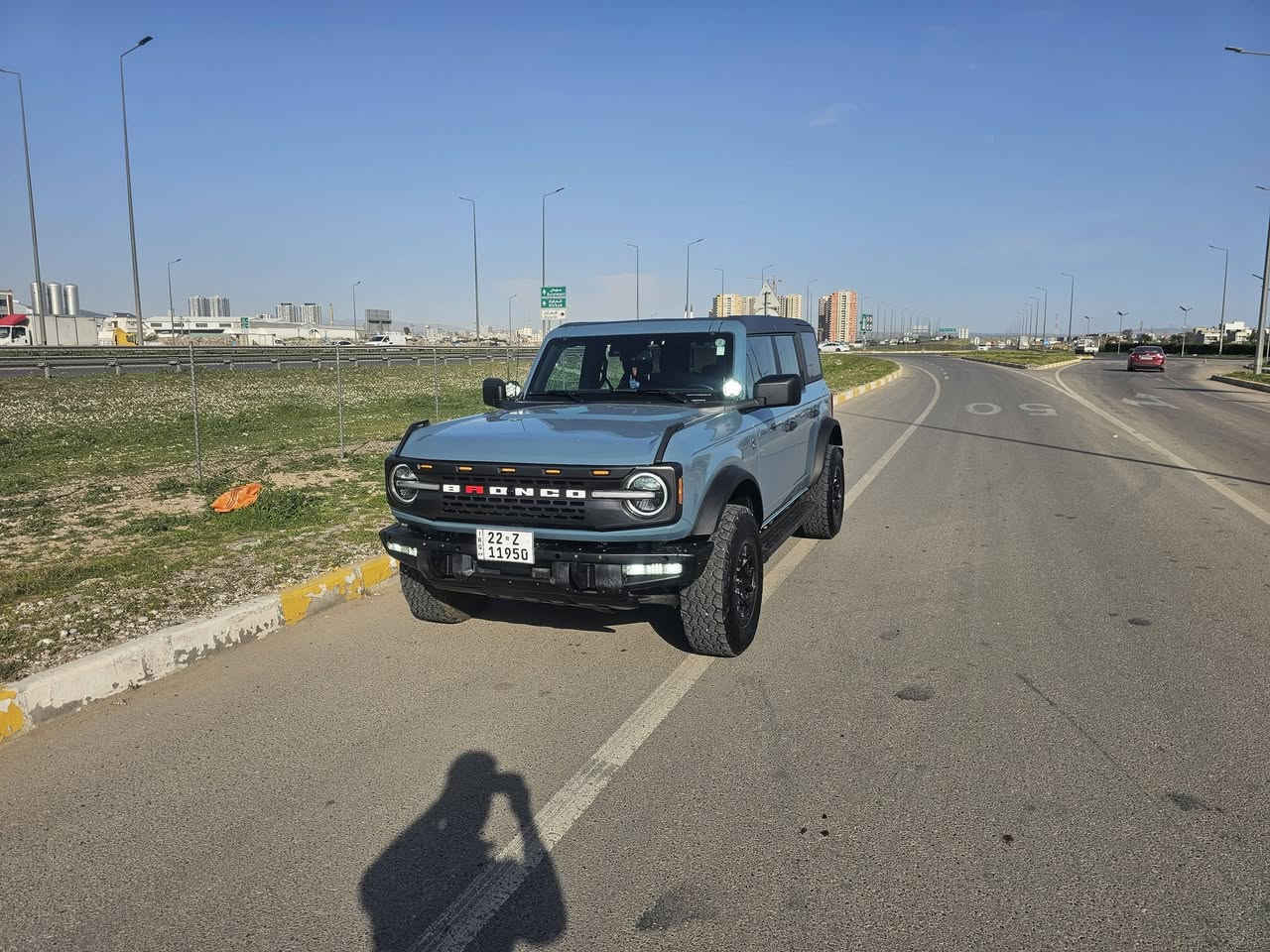 فورد برونكو 2.7 .... V6 مواصفات Black Diamond
سقف بلاستك مرغوب لون مميز 
مكان اربيل 
ماشي فقط 28 الف ميل فقط
الحادث خفيف تبديل جاملغ سائق فقط
للاستفسار ***********
***********
السعر جوه السوك 320 وبيه مجال
