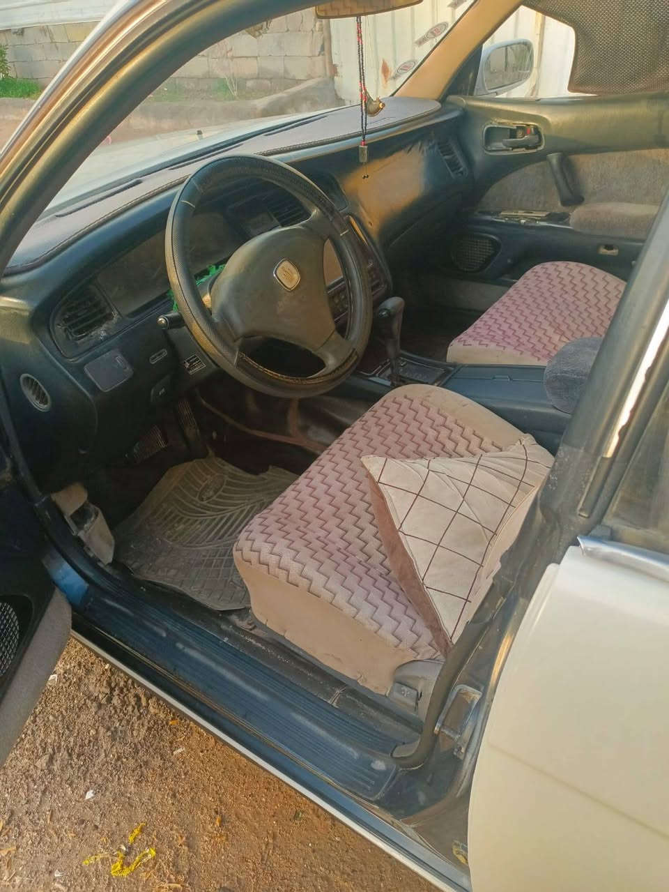 سياره بطه للبيع مصبوغه جماليه ورقم انكليزي وبسمي
بيهة بارد بجاملق لوره مكفوله رقم ***********
