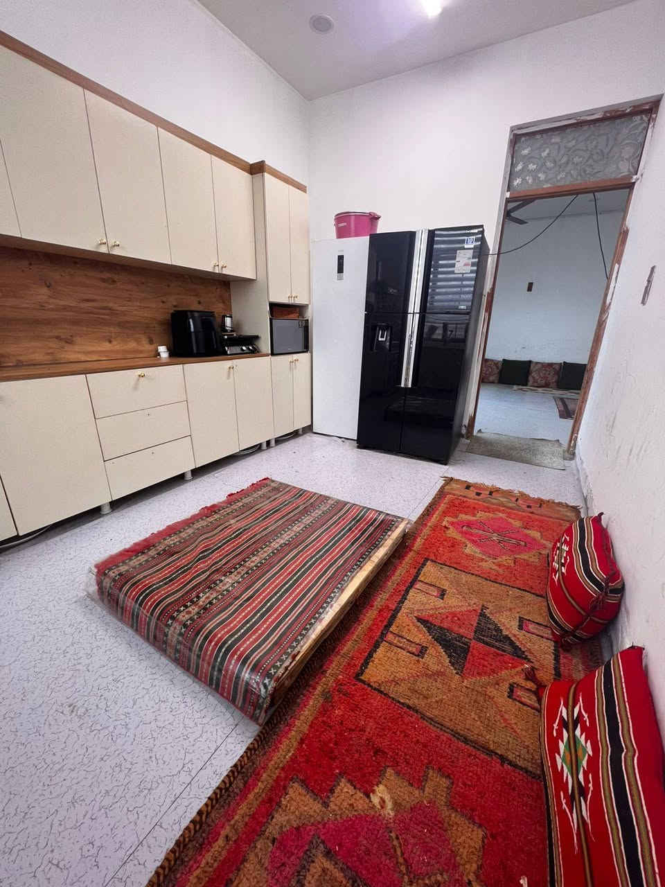 سلام عليكم للبيع بيت زراعي طليطله حي المهندسين الشارع الثالث قرب ابو علي ابو نشائيه مساحه البيت 250 متر سند 25 يحتوي ع 2 غرف نوم 5×5 و4×5 الموزع الهول 11× 5 الستقبال 5×5 المطبخ 3×5 الصحيات 3×3  السعر 70 وقابل للتفاوض انتصال ***********&     ***********
