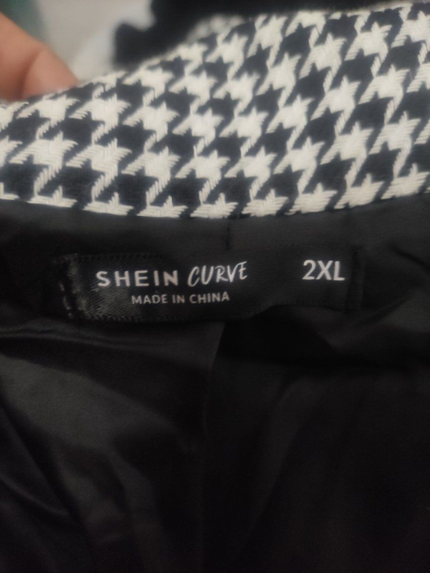 السلام عليكم اشتريت هذا كوت من الشي ان طلع كلش كبير قياسه


**إذا كنت صاحب هذا الإعلان وتريد حذفه لأي سبب، رجاءا أرسل رسالة إلى الدعم الفني**