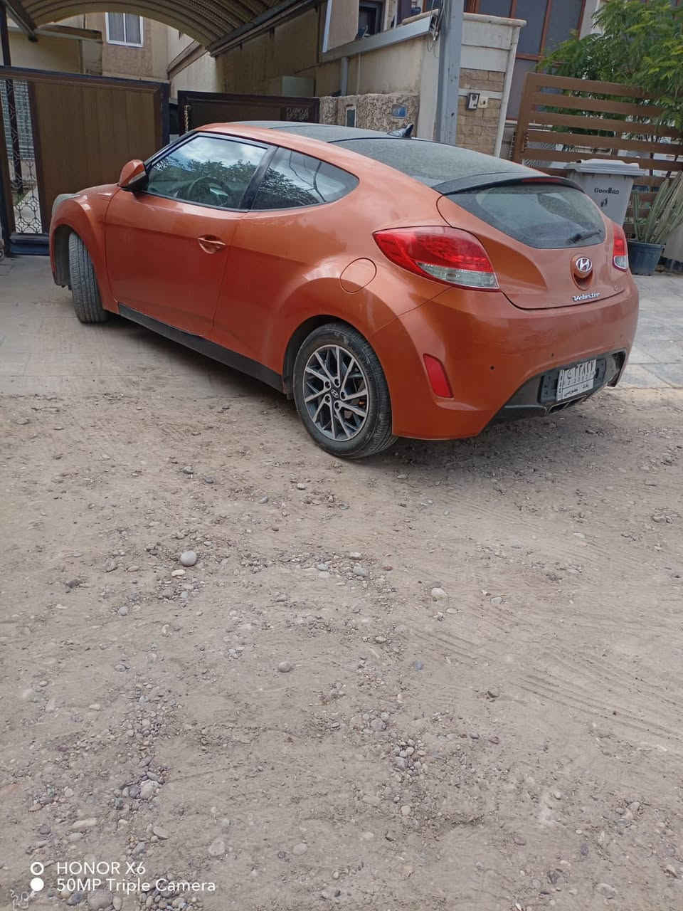 السلام عليكم هونداي فولستر ٢٠١٢ وارد كوري لون برتقالي  السياره ماشيه ١٥٥ كيلوا رقم بغداد انكليزي بيها قطع صبغ مثل ما موضح بالسونار مكينة ١٦٠٠ جي دي اي عادي مو توربو كير  at  المرغوب  وفيت بم ونوزلات جديد داخل حلو شاشة وكامرة خلفية وحساسات  كشنات تدفئه مانع انزلاق    للاستفسار الاتصال على صاحب السيارة والرقم بي واتساب***********   السعر٨٠وبيها مجال
