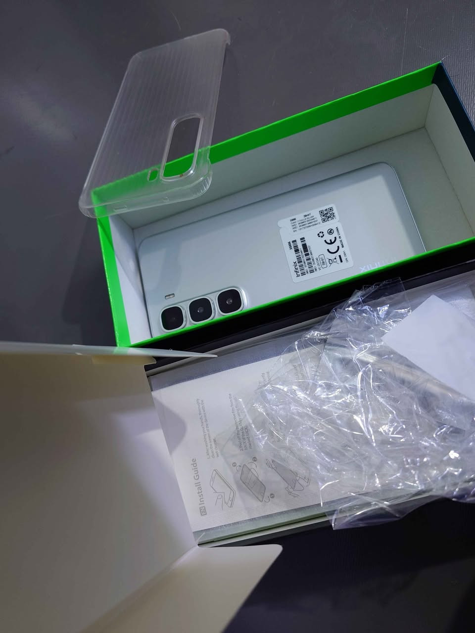 السلام عليكم 
(انفنكس هوت 60 برو بلس) 
السعر 150 الف قفل

جهاز نظيف  نظافة 90% او اكثر
كامل ملحقاته وكارتون وشاحنه

شاشه اموليد 144 تحديث سلس 
الجهاز نحيف كلش و وزنة خفيف 
ذاكرة 256
رام 16
بطارية 5160
وشحن سريع 45 واط
معالج ميدياتيك  g200
كاميرا بدقة 50 ميكابكسل بمستشعر من سوني  imx882
مقاوم للماء والغبار ip65

(مشكلة الجهاز )فقط التعلي والتنصي مال صوت يشكلن مرات من وحدهن يدوسن
والشاشه بيه خدوش مامبينه ولا واحد ب 100% بالاستخدام 
بس للامانه اكول حتى نكون ع بينة 

وكلش محتاج ومتوازي ع بيعتة 
مكاني بغداد المدينة
ماعندي توصيل 
متواجد ع الخاص بغداد, العراق


**إذا كنت صاحب هذا الإعلان وتريد حذفه لأي سبب، رجاءا أرسل رسالة إلى الدعم الفني**