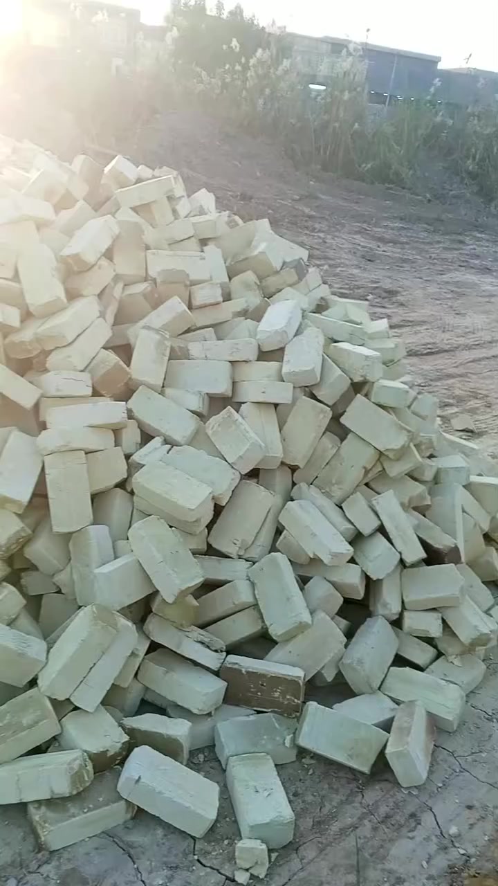 سلام عليكم طابوق درجه اولى شرط قالب وركن وعدد مضبوط ولون واحد ***********
