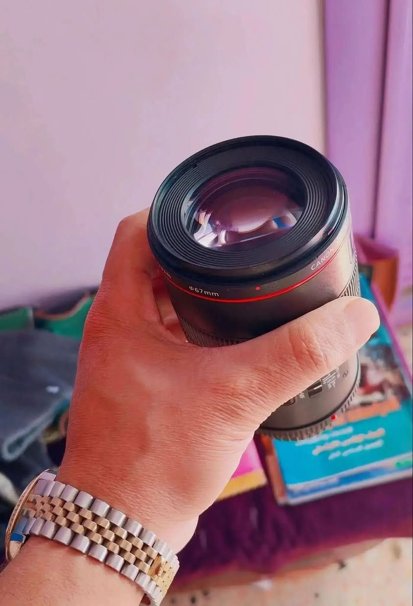 لينس Canon 100 macro lens 
العدسة بحالة جديدة زيرو


**إذا كنت صاحب هذا الإعلان وتريد حذفه لأي سبب، رجاءا أرسل رسالة إلى الدعم الفني**