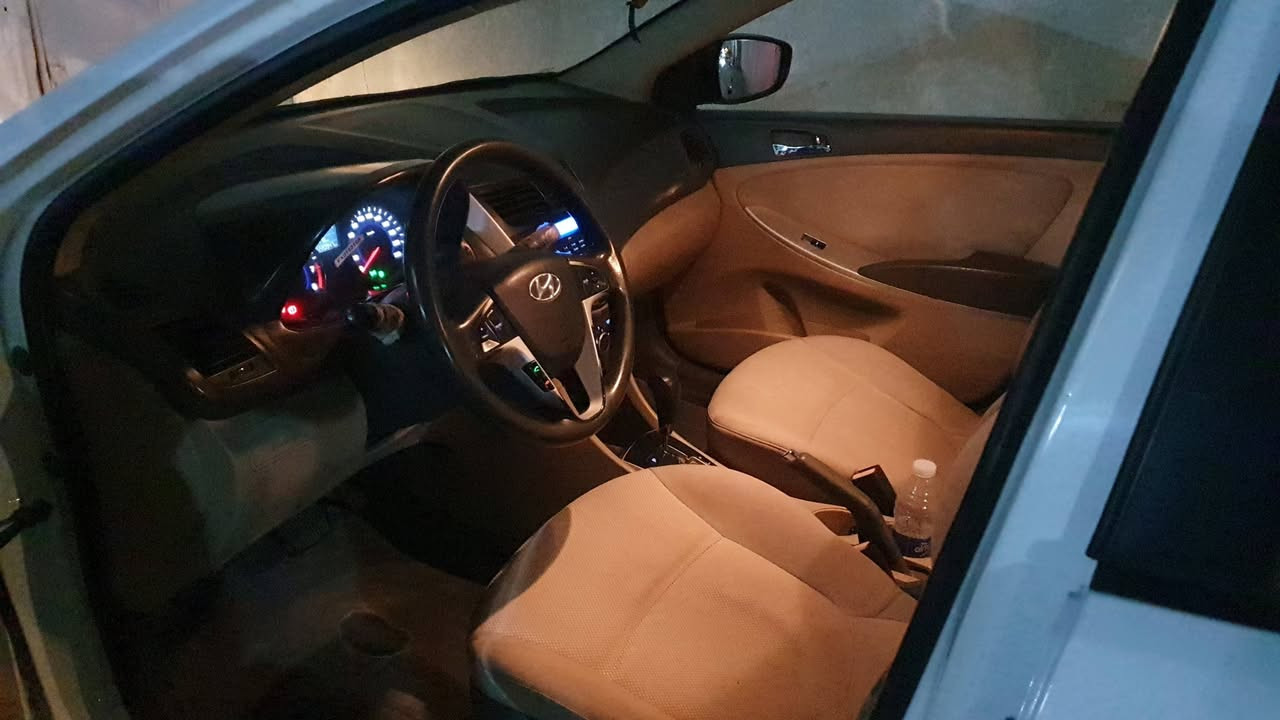 السعر   ٩٠. الاتصال*********** 
اكسنت موديل ٢٠١٤ خليجي فول مواصفات فتحه تحكم استيرن اشاره ب مريء

محرك 1600 جديد 

بيه قطع صبغ جاملغ امامي وثاني شبر صبغ بدون داخل شرط 

مكينه وكير وحداديه جدد تخم  تبريد ثلج سياره مال جناي وعليه ادامه كامله جاهزه ع آخر شي 

مكانه#نجف
