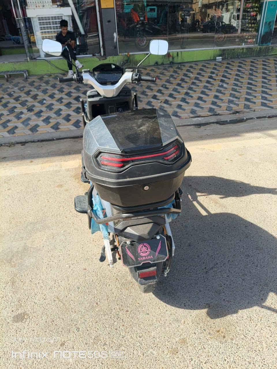 سلام عليكم مطور شحن للبيع 6بطاريه دراجه اخت الزيرو صار سبوعين ماخذها السعر 780او بيها مجال قليل الاتصال على الرقم ***********
