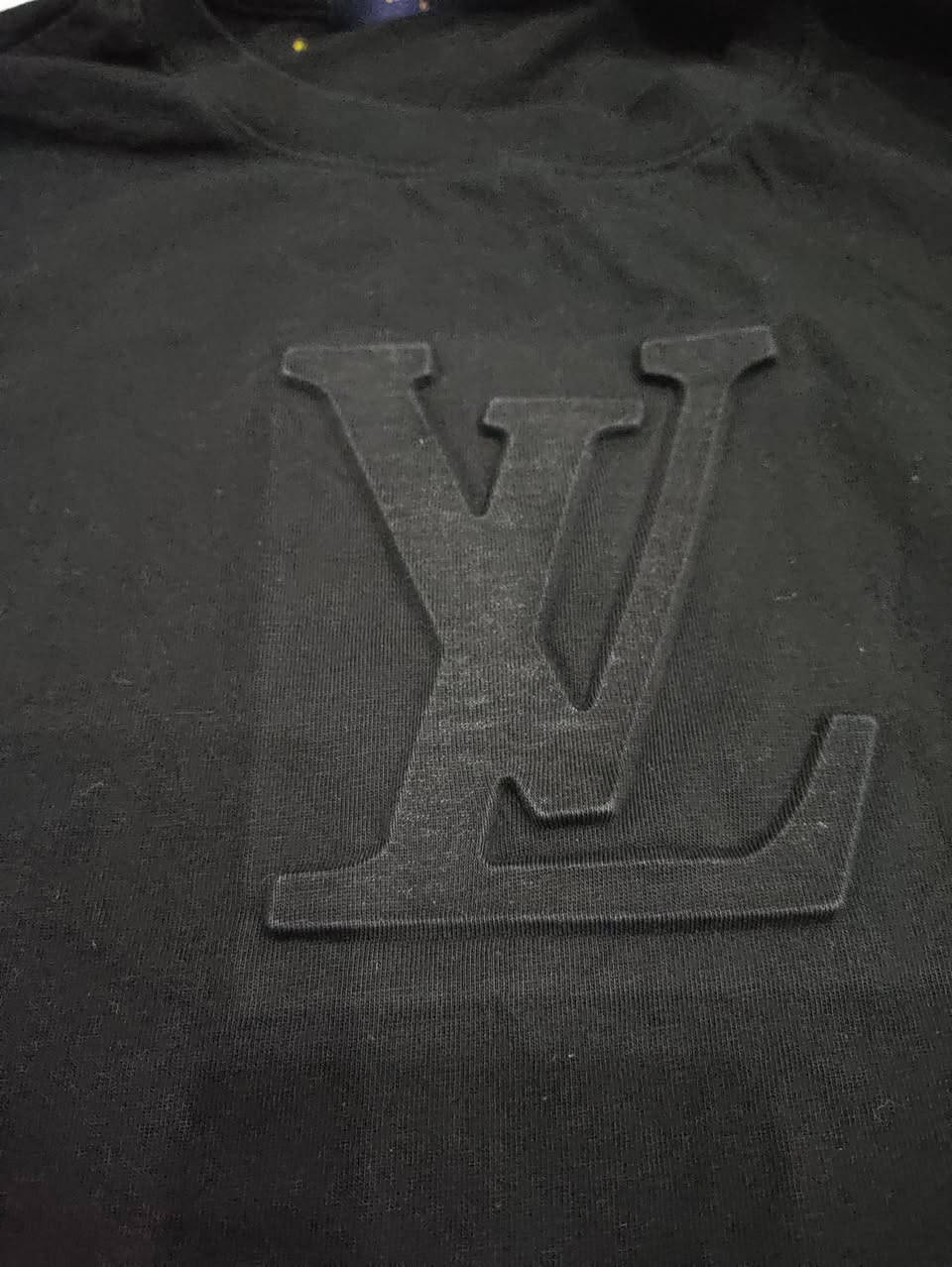 Luis Vuitton 
ماستر كواليتي 
57cm عرض الصدر
72cm الطول 
الخامة قطنية 
يتوفر توصيل لجميع محافظات العراق 🚙


**إذا كنت صاحب هذا الإعلان وتريد حذفه لأي سبب، رجاءا أرسل رسالة إلى الدعم الفني**
