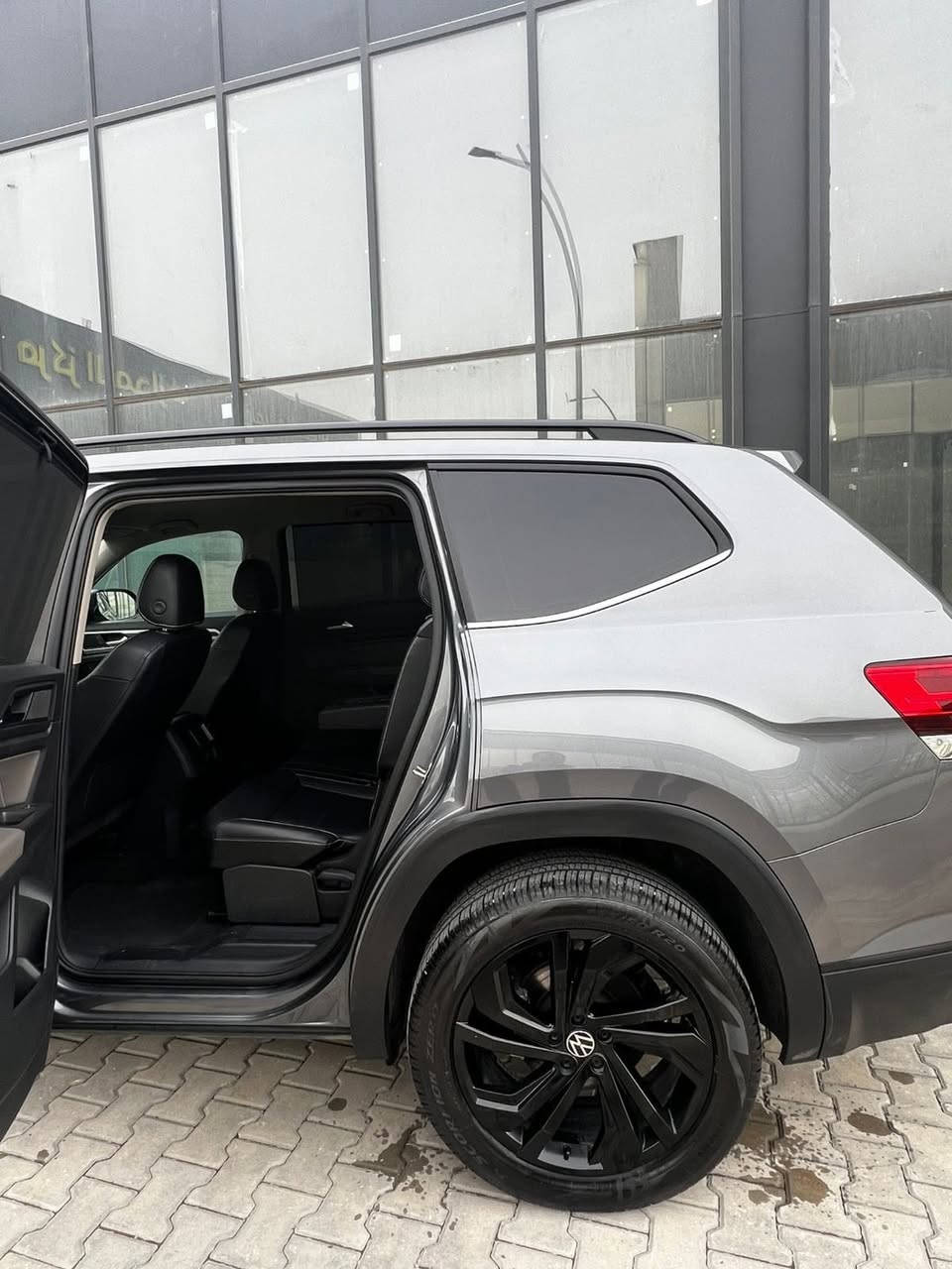 سلام عليكم
فولكسفاغن اطلس 
2023 SE V6
ماشيه 35 ألف ميل 
حادثه ربع جاملغ سكن بدون دواخل
حجم محرك 3600
7 راكب 
مواصفات 
تشغيل عن بعد 
مثبت سرعه 
كأمره خلفيه 
صندوق كهربائي 
مستشعر وقوف 
تدفئه المقاعد 
نظام بريك الطوارئ
رادار 
السياره فول مواصفات 
رقم سياره سليمانيه 
مكان سياره سليمانيه 
سعر 265 بي مجال 
رقم ***********
