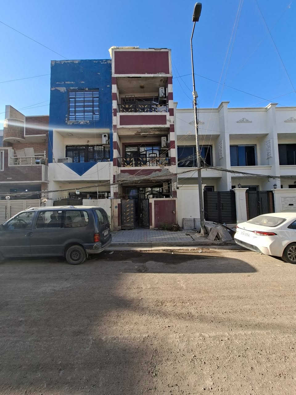 للبيع للبيع،يعتبر قطع كاع وحتى سعره يعتبر ارخص،من اي،قطعة مجاوره
المكان شارع المغرب،خلف،مستشفى الخيال بالضبط مربع الذهبي،
المساحة ١٠٠م .الوجه ٤ .والنزال ٢٥. للعلم البيت بي،٣ امتار زيادة منحسبها ويا البيعها هو النا .البيت مبني،ع شكل سويتات .تريد ترممه بعد بكيفك صالح للسكن .اهله ساكنين بي،.للاستفسار والاتصال،واغتنم الفرصا *********** .راح تعرف منشوري،مصداقية ١٠٠ بالميه .واليعرف المنطقة يعرف،شكد سعر متر،اهل الخبرة
