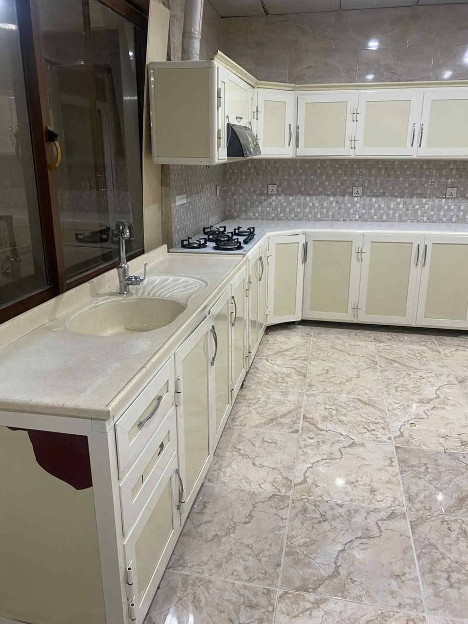 كوانتر  اصلي شرط نظافه (  ٨  ) امتار. فوك مرمر + طباغ + مرشح  السعر ٤٢٥. الف عنوان أربيل هاوكارى لاستفسار. ***********/ ***********
