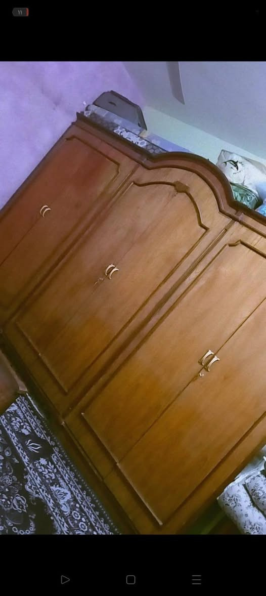 غرفه للبيع مستعجل تسكام عنوان زين القوس تواصل ***********
