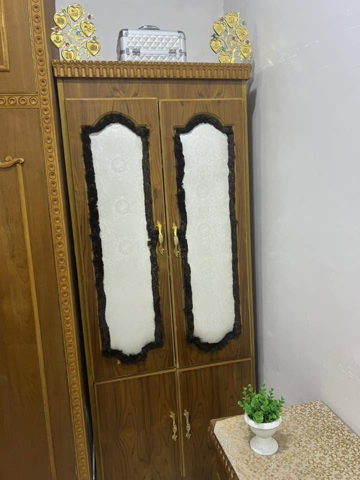 السلام عليكم غرفة نوم للبيع خشب عراقي سعر ٦٠٠الف وبيه مجال بدون دوشك للتواصل ***********كورك ***********

